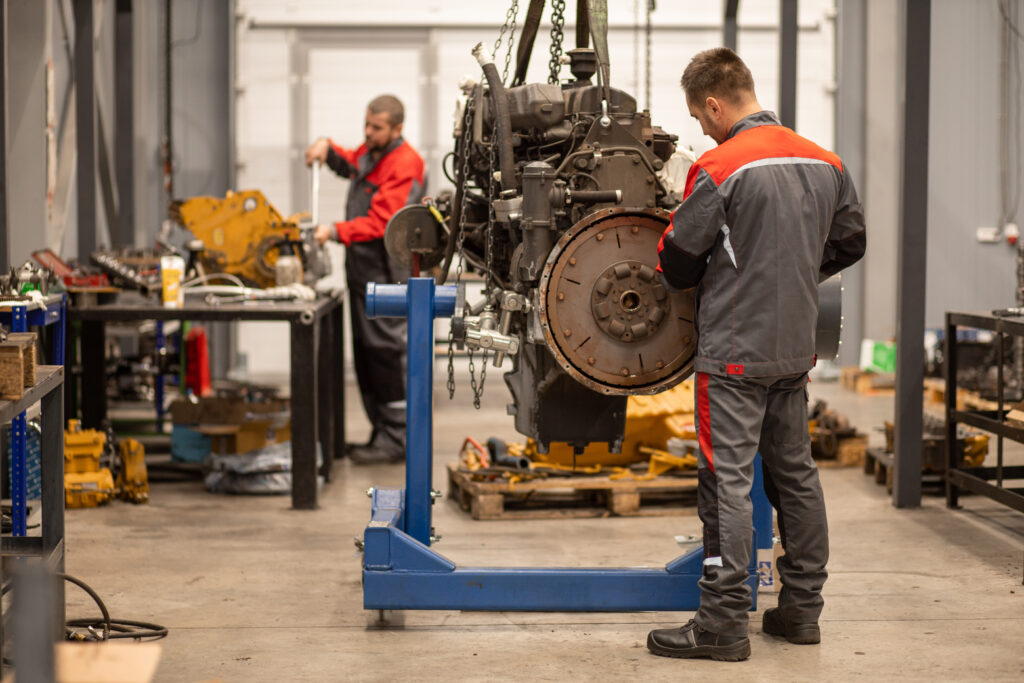 stotz brest 5 Два механика Штотц Агро-Сервис Брест работают в мастерской дилера